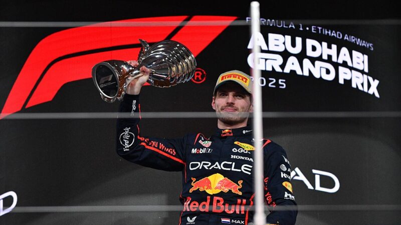 Verstappen elege 2025 como sua melhor temporada apesar de vice por 2 pontos