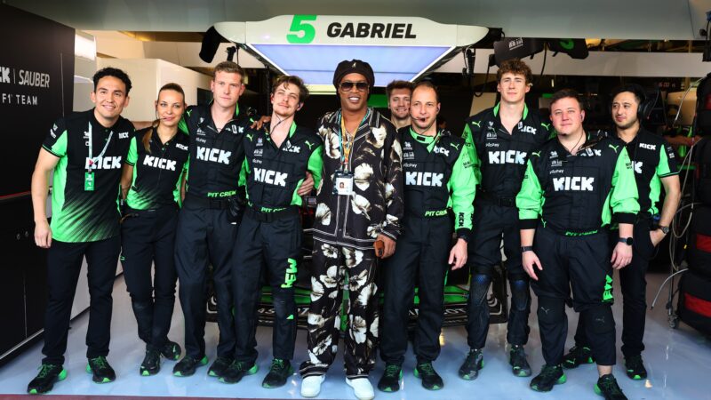 Ronaldinho Gaúcho, Sinner e outros famosos prestigiam GP de Abu Dhabi de F1; veja fotos
