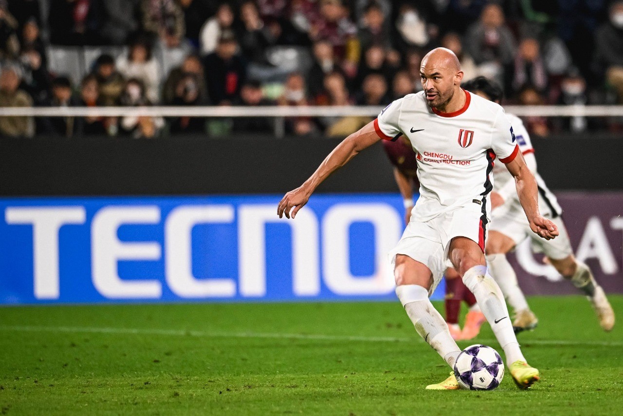 Felipe Silva entra na seleção do ano na Superliga Chinesa; atacante avalia temporada e celebra feito