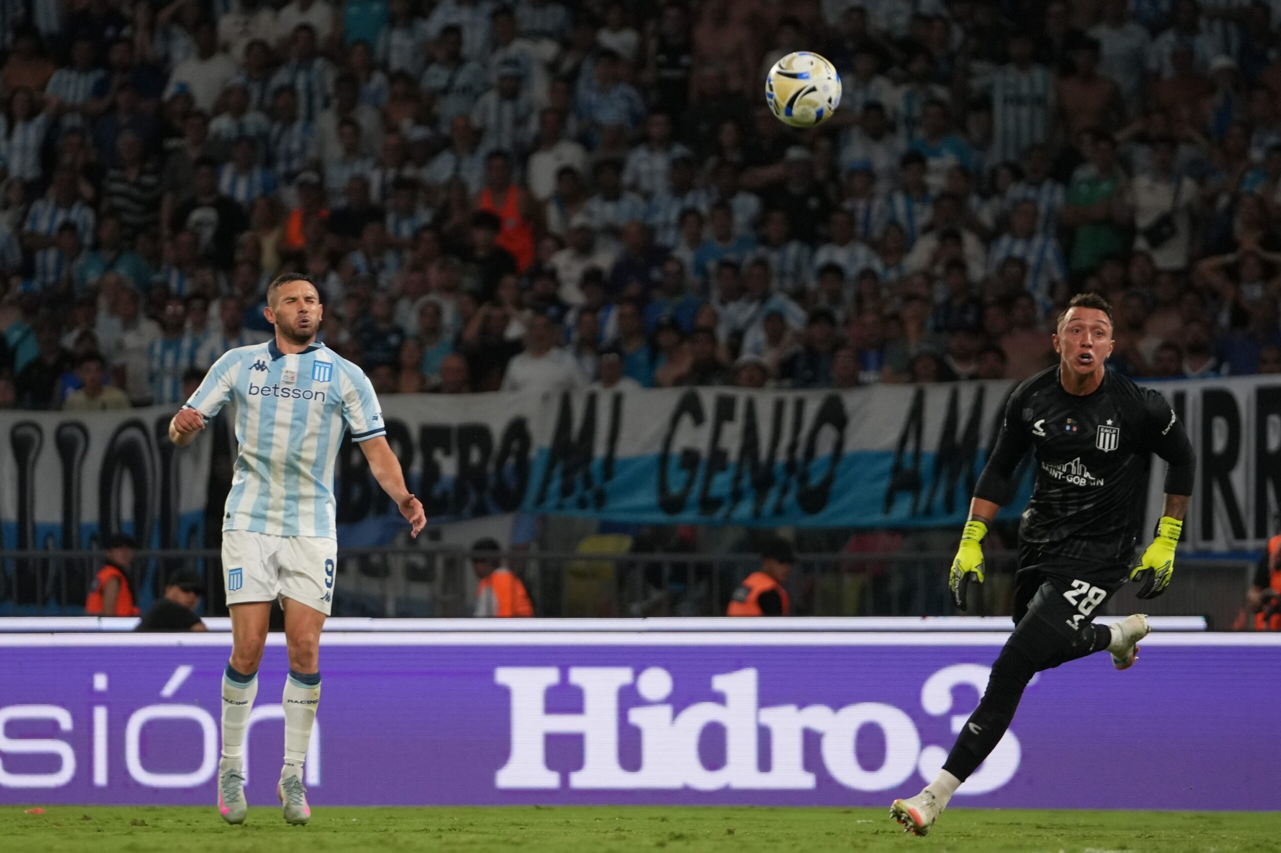 Estudiantes vence Racing nos pênaltis e conquista o Campeonato Argentino