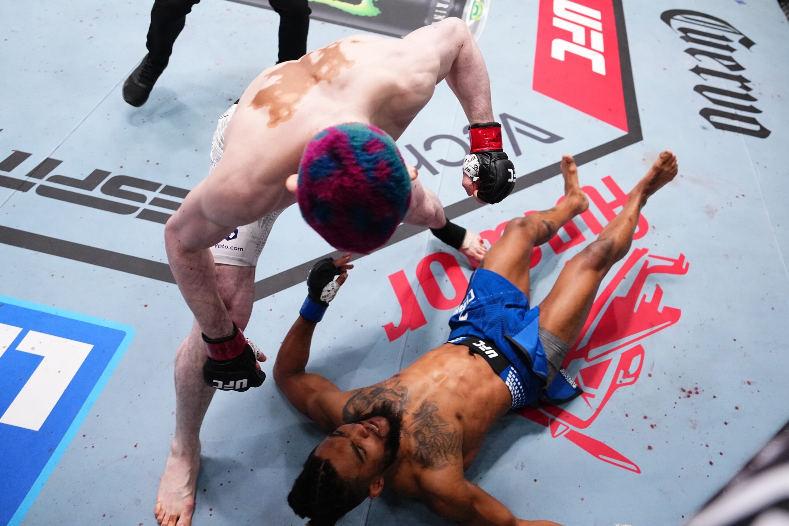 Último UFC do ano tem nocautaço de Melquizael e empate para Buchecha