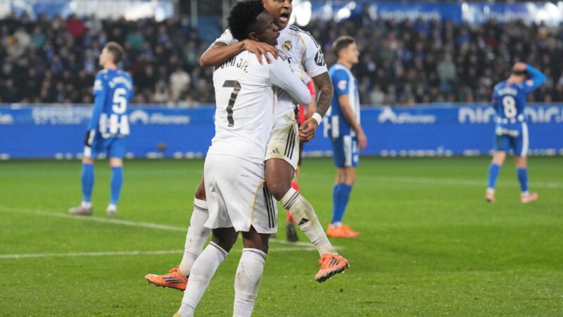 Jornal diz que Vini e Rodrygo salvam Xabi Alonso e detona momento do Real Madrid: “Desmoronam sob pressão”