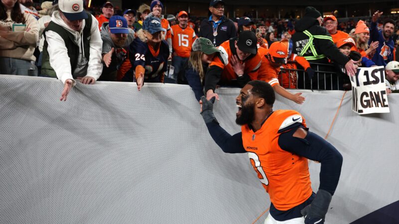 Broncos e Rams são primeiros times classificados aos playoffs da NFL