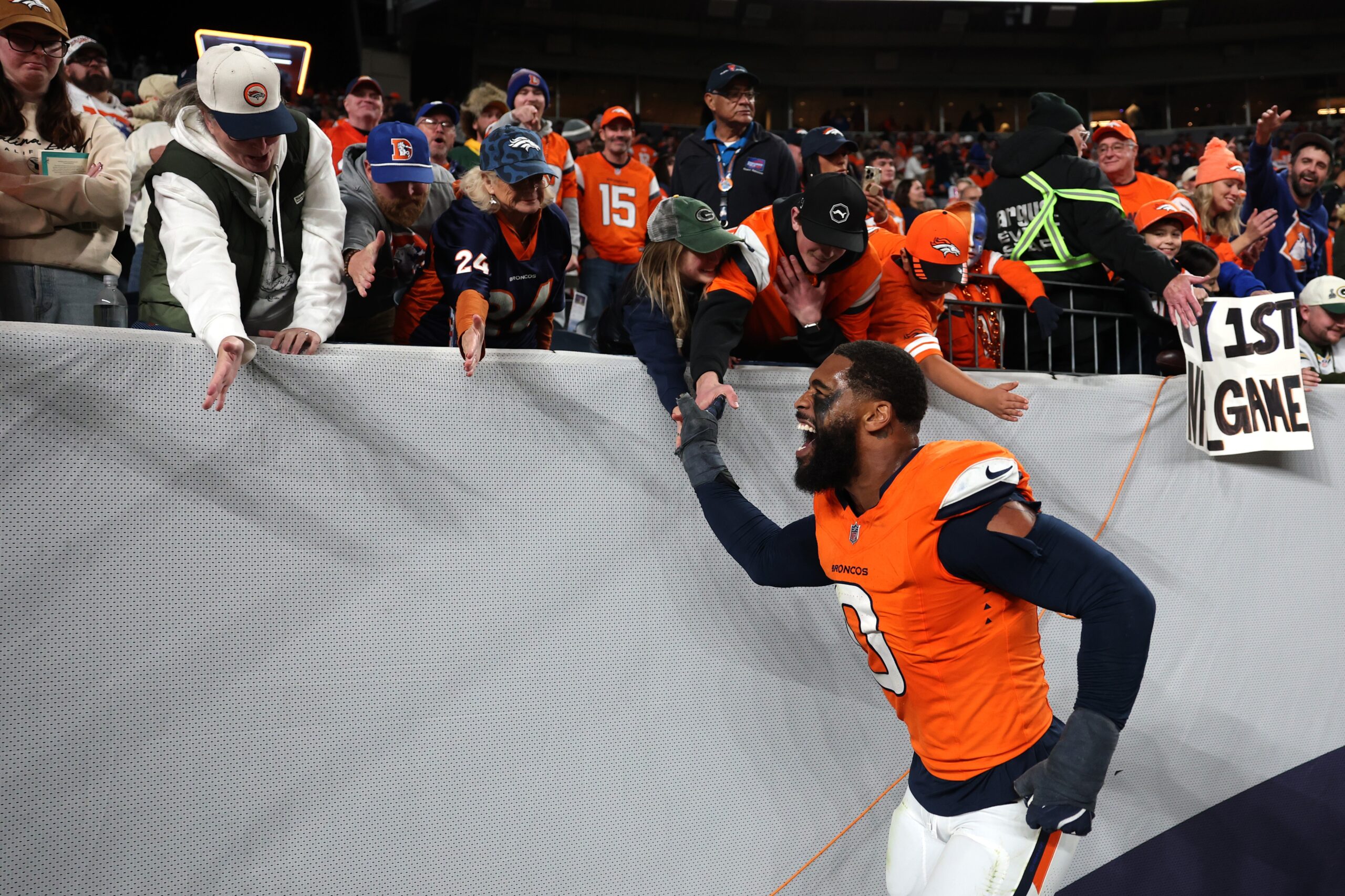 Broncos e Rams são primeiros times classificados aos playoffs da NFL
