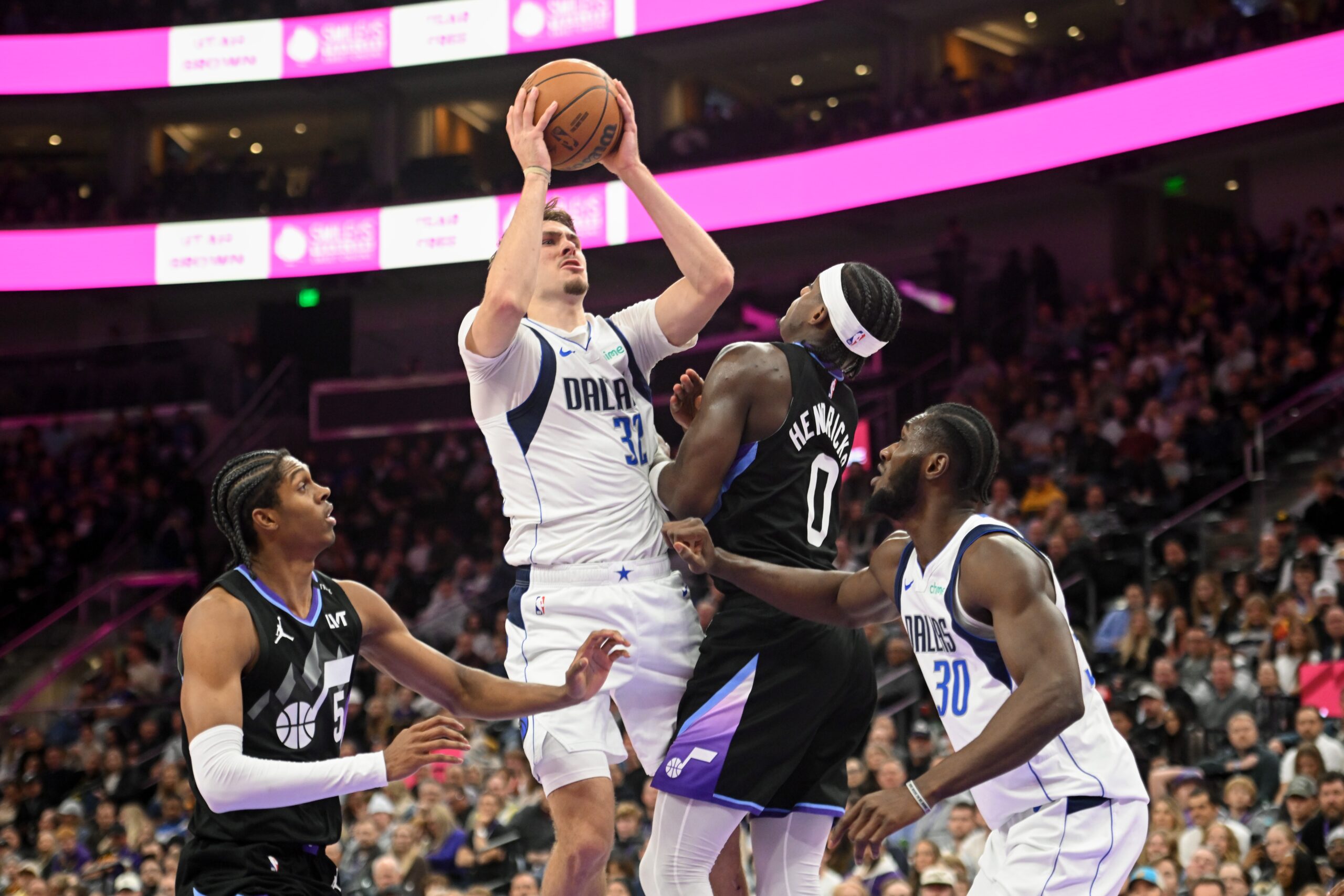 Cooper Flagg faz história na NBA e supera LeBron como mais jovem a marcar 40 pontos