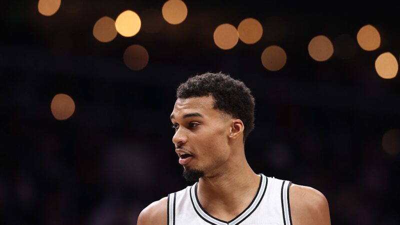 Wembanyama chega a marca de 100 jogos consecutivos com pelo menos um toco na NBA