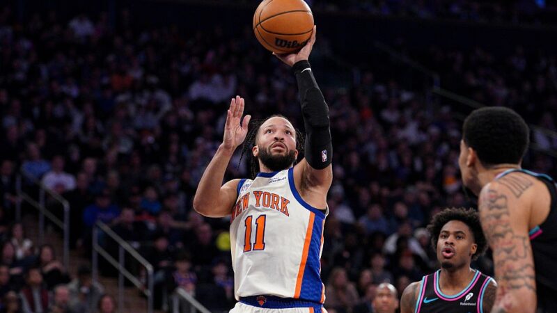 Jalen Brunson quebra recordes e dá show em vitória dos Knicks