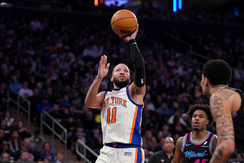 Jalen Brunson quebra recordes e dá show em vitória dos Knicks