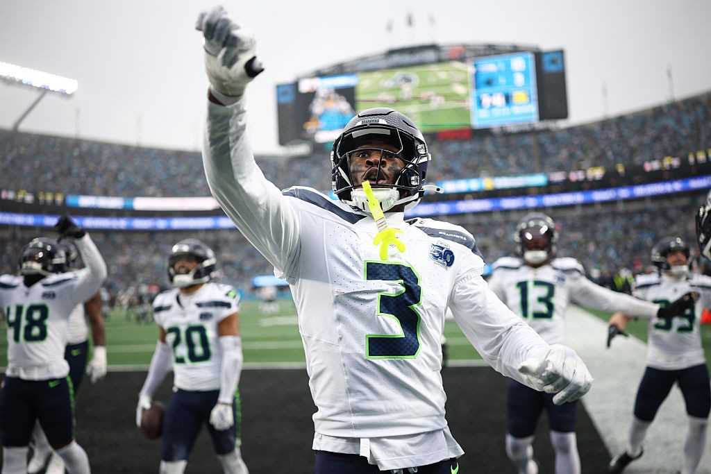 Seattle Seahawks vence Carolina Panthers por 27 a 10 fora de casa