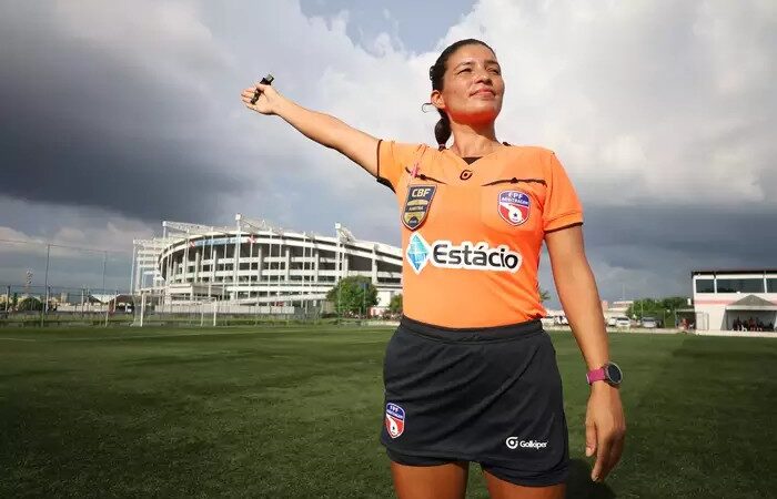Árbitra paraense Gleika Oliveira é aprovada para o quadro da FIFA