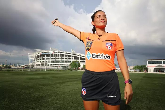 Árbitra paraense Gleika Oliveira é aprovada para o quadro da FIFA