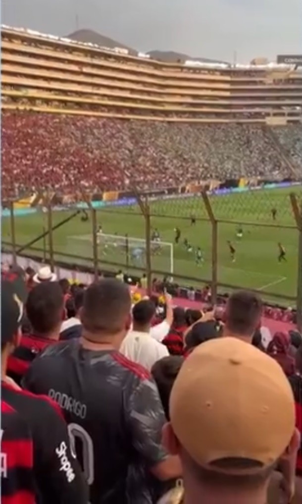 Torcedor acreano registra da arquibancada gol que deu tetra ao Flamengo na Libertadores; vídeo