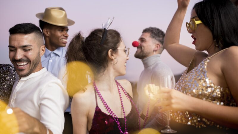 Festa da firma: quem é você no rolê corporativo? Responda o QUIZ e saiba como fugir de gafes