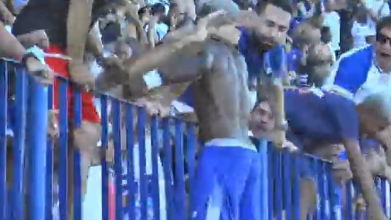 Atacante que atua com tornozeleira eletrônica faz gol no título do Goytacaz e chora; assista