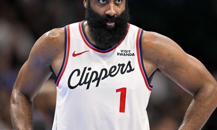 James Harden entra na lista dos 10 maiores pontuadores da história da NBA