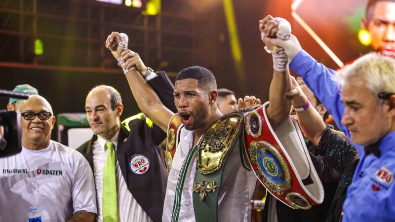 Boxe: Hebert Conceição vence mexicano e mantém título e invencibilidade