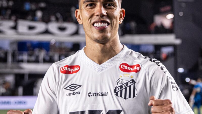Igor Vinícius supera desconfiança e se firma com Vojvoda no Santos