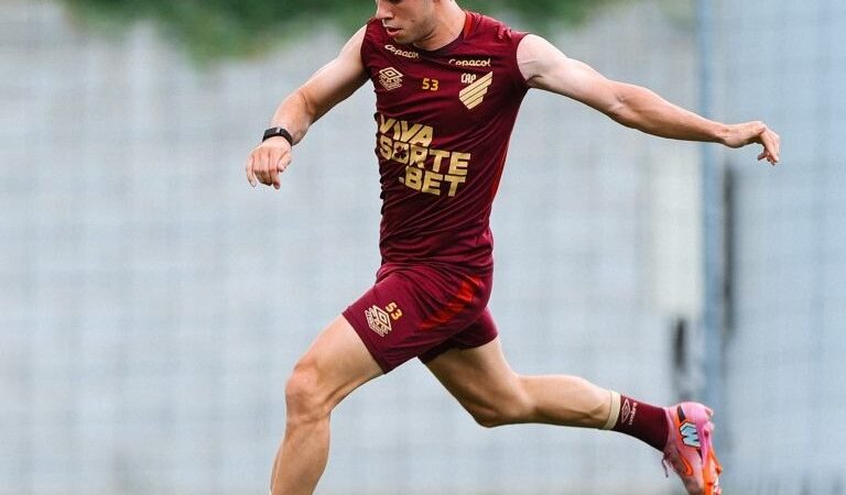 Athletico intensifica treinos para o Paranaense com reforços e quinteto do time principal