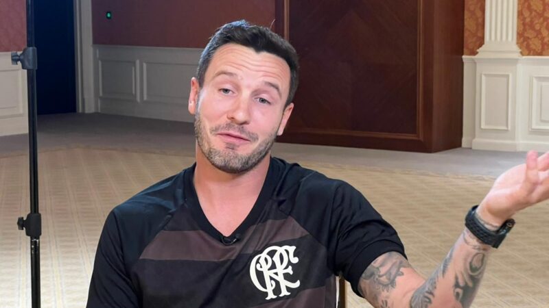 Saúl explica uso descontraído das redes sociais, detalha relação com Filipe Luís e se rende ao Flamengo