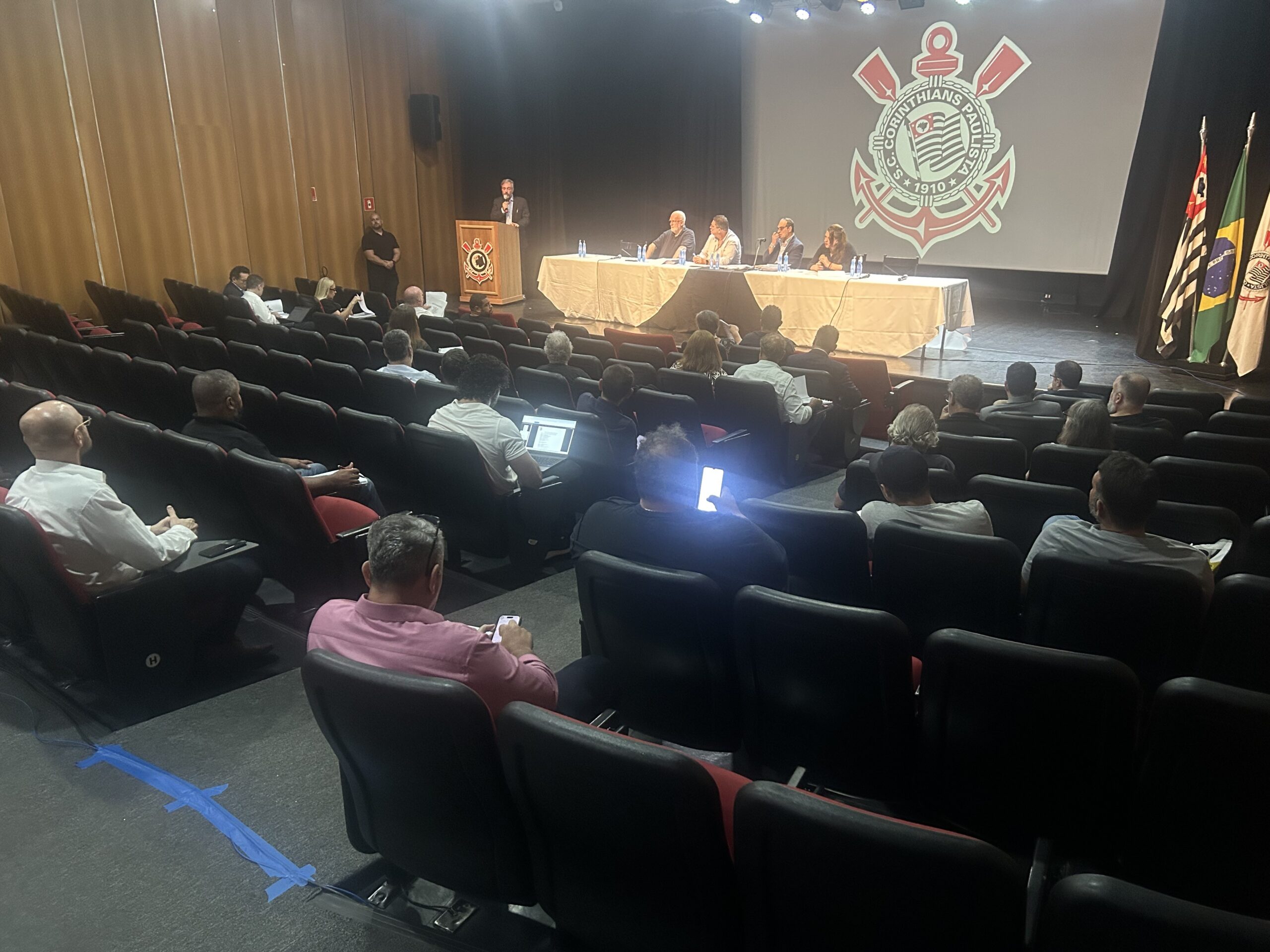 Reunião de estatuto do Corinthians tem baixa adesão e divergências sobre Comissão de Ética