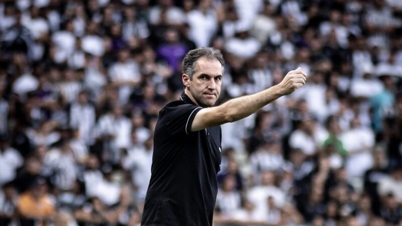 Léo Condé analisa e reconhece campanha preocupante do Ceará na Série A