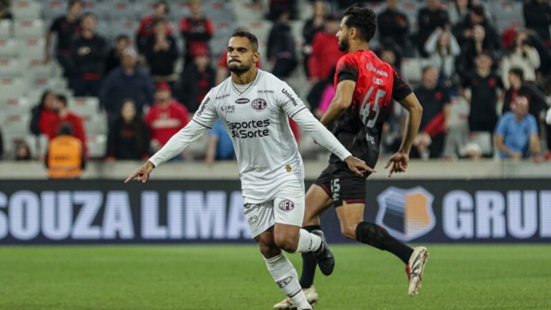 Náutico negocia a contratação do meia-atacante Juninho, da Ferroviária