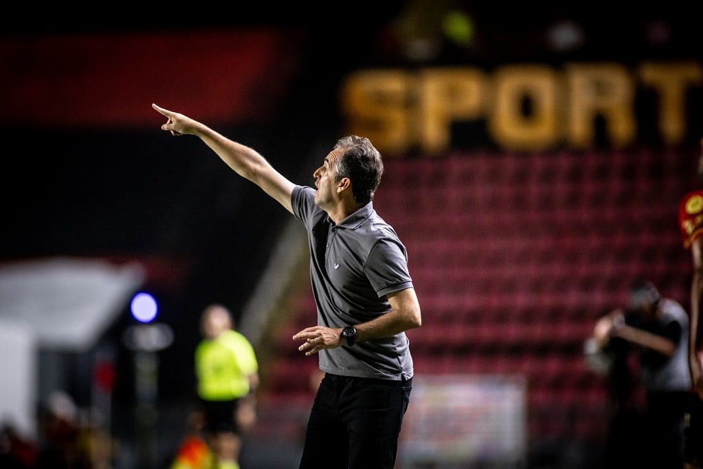 Léo Condé desponta como favorito de chapas para comandar o Sport em 2026