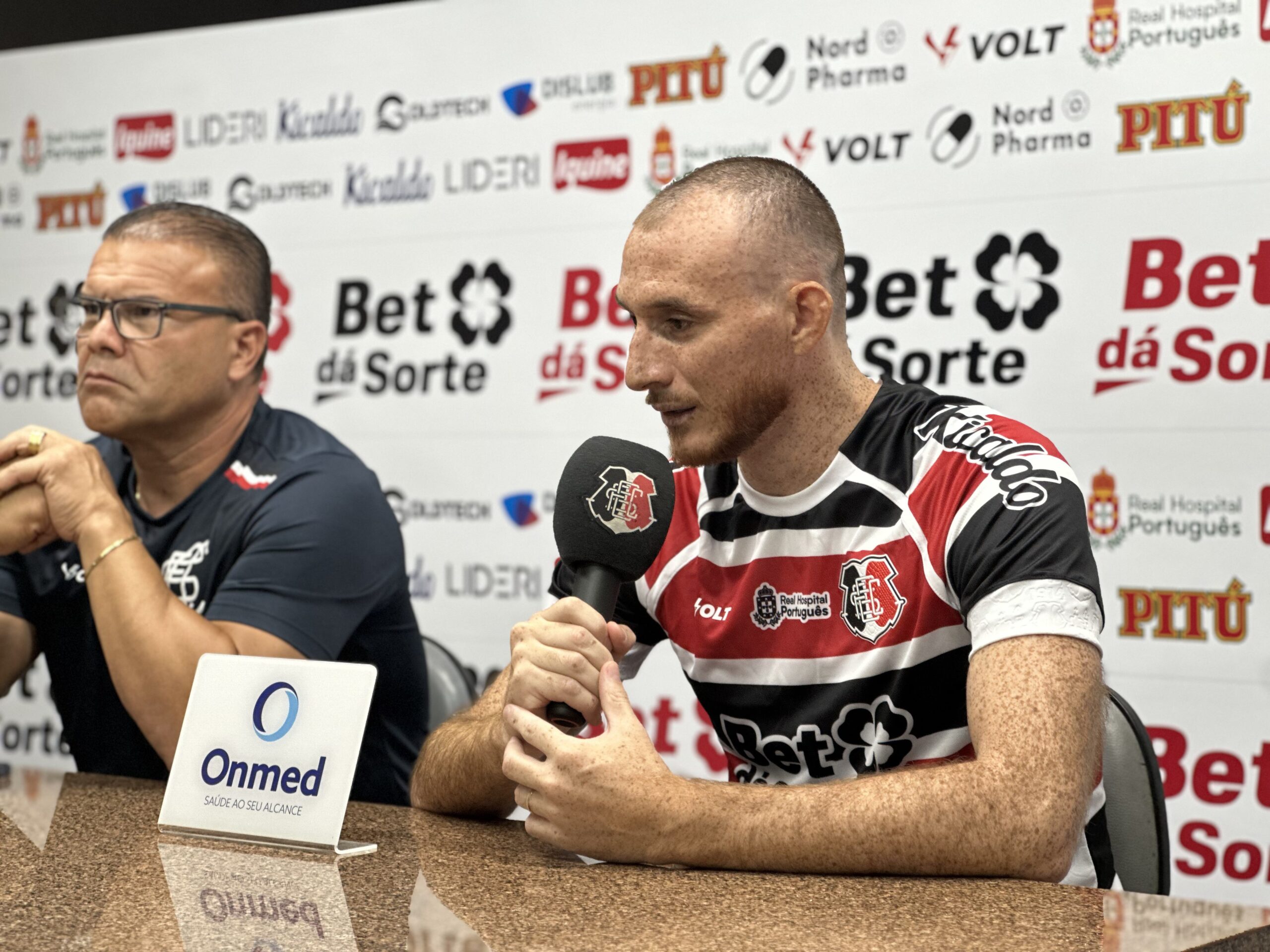 Novo zagueiro do Santa Cruz, Ianson explica preferência tática e lembra parceria anterior com Cabo