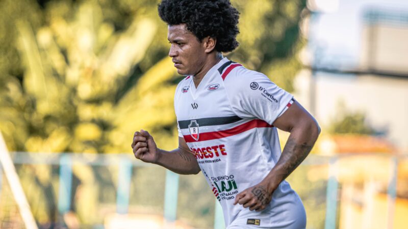 Com passagem no River-PI, lateral Vivico é o novo reforço do Manaus para a temporada 2026