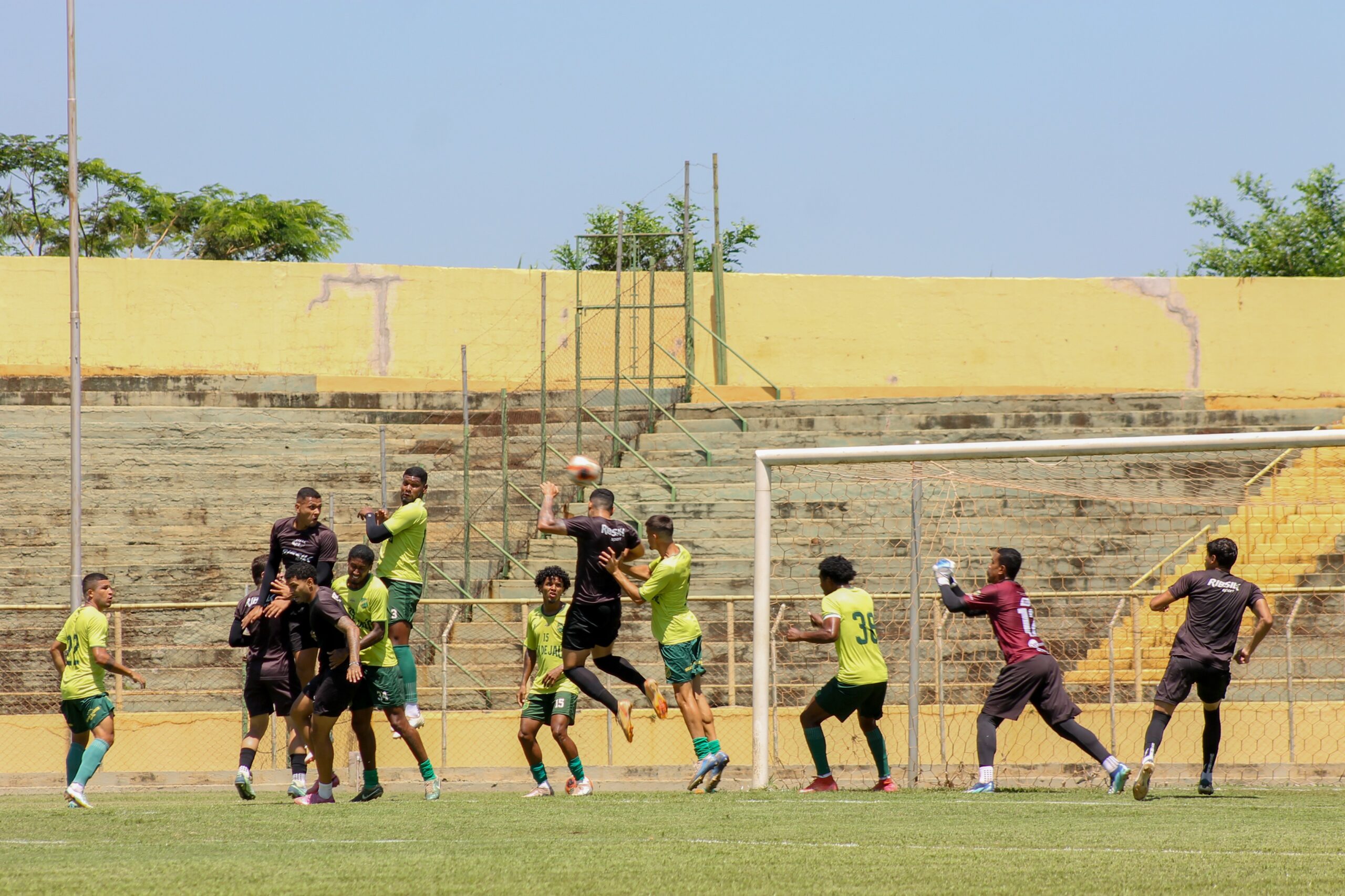 XV de Jaú vence Comercial em jogo-treino no Zezinho Magalhães