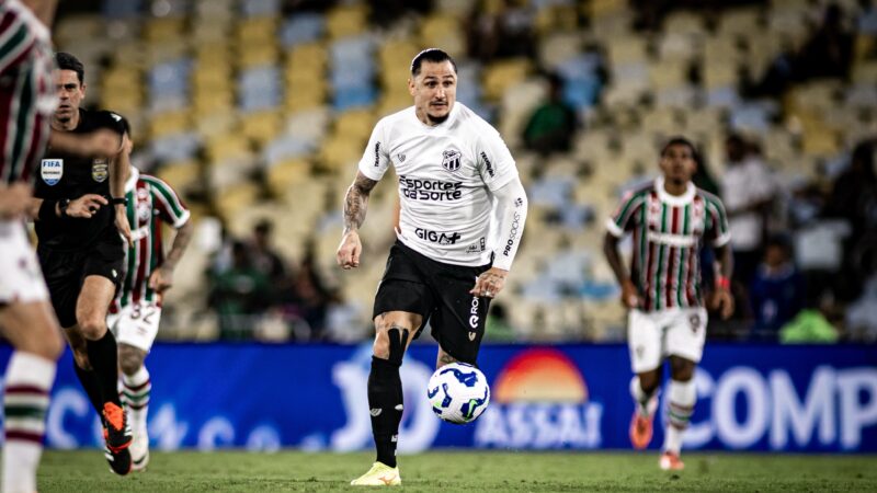 Se ficar para 2026, Vina terá salário reduzido no Ceará