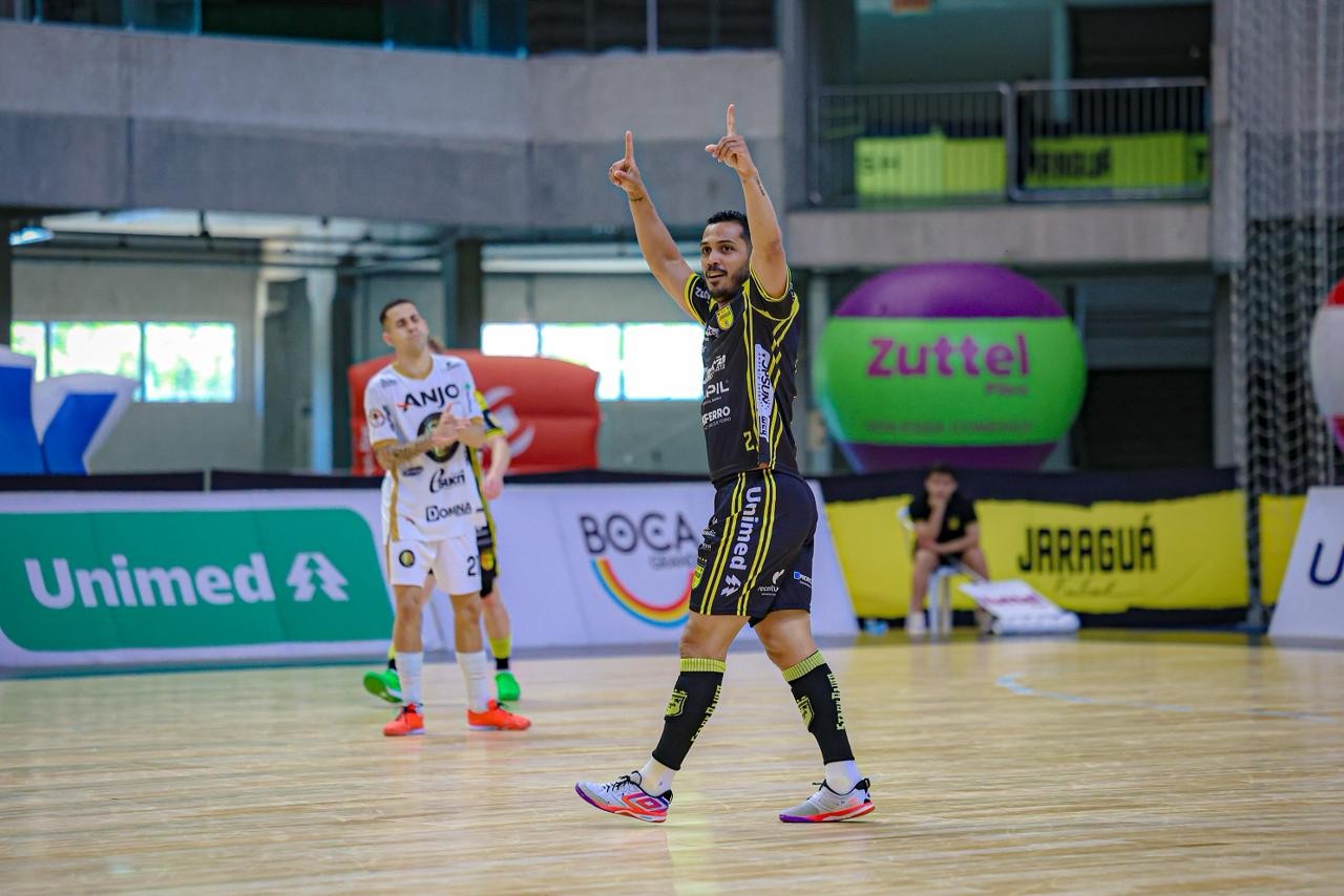 Jaraguá elimina o Criciúma e é o primeiro finalista da Série Ouro