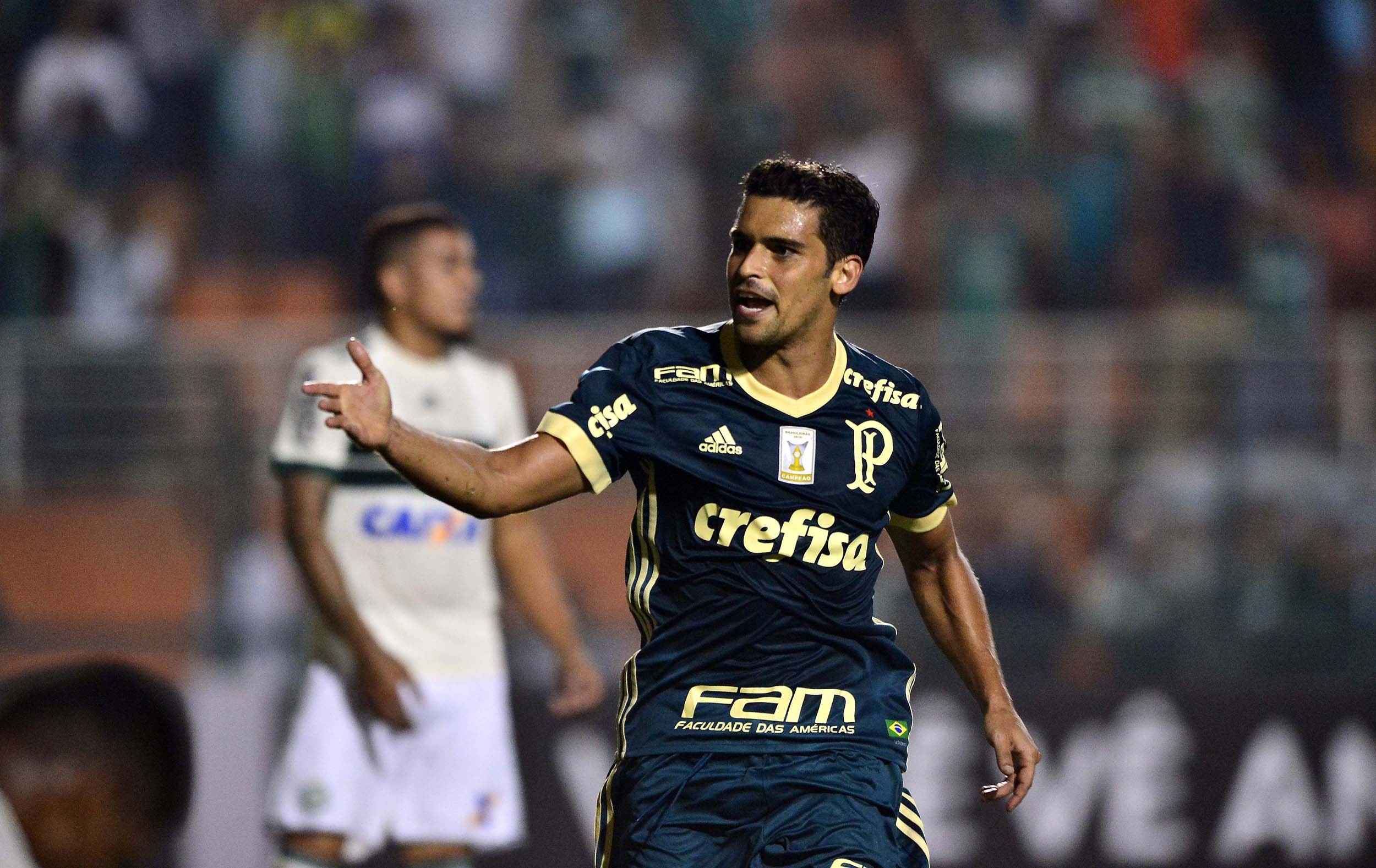 Volante Jean, ex-seleção e Palmeiras, renova com time de MS para 2026