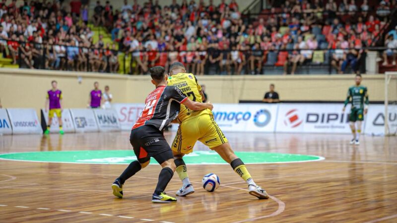 JEC goleia o Jaraguá no primeiro jogo da final da Série Ouro
