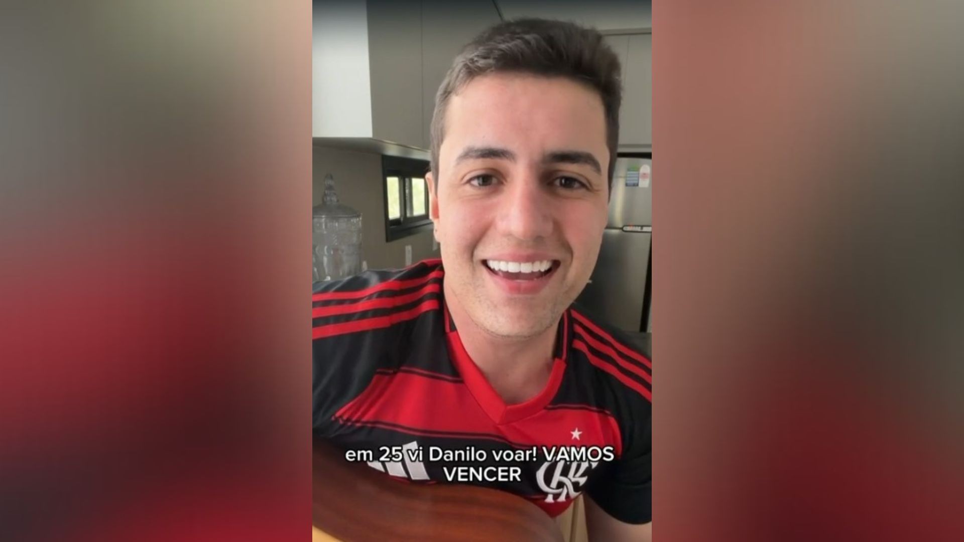 Torcedor completa letra de música que embala Flamengo no Intercontinental e viraliza; ouça