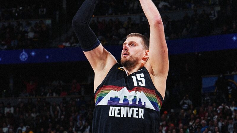 Nikola Jokic se torna o primeiro da história da NBA a fazer 55/15/15; entenda