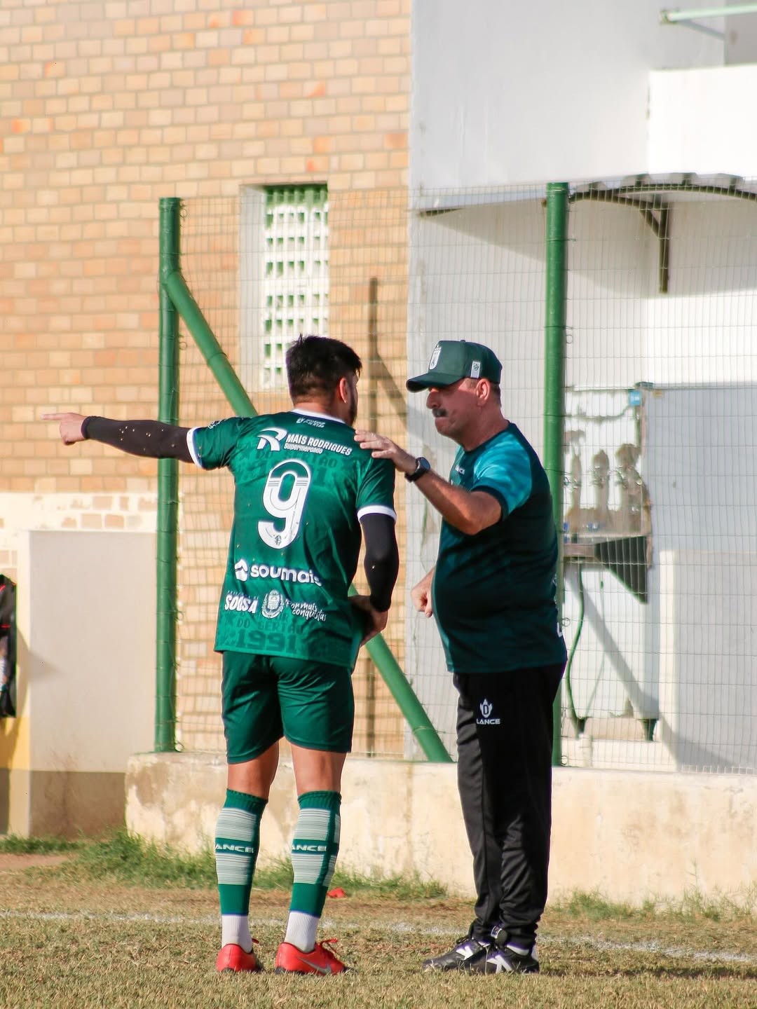 Leandro Campos elogia estrutura e prevê boa temporada no Sousa: “Equipe respeitada”