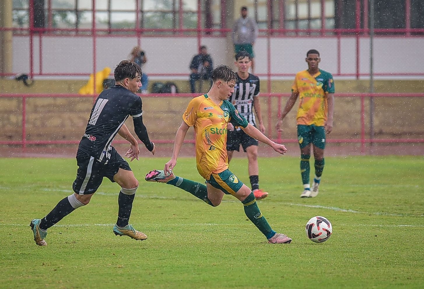 Monte Roraima vence Inter de Limeira em estreia na Supercopa Capital