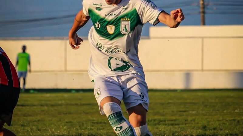 Sousa acerta a permanência do atacante Luis Henrique