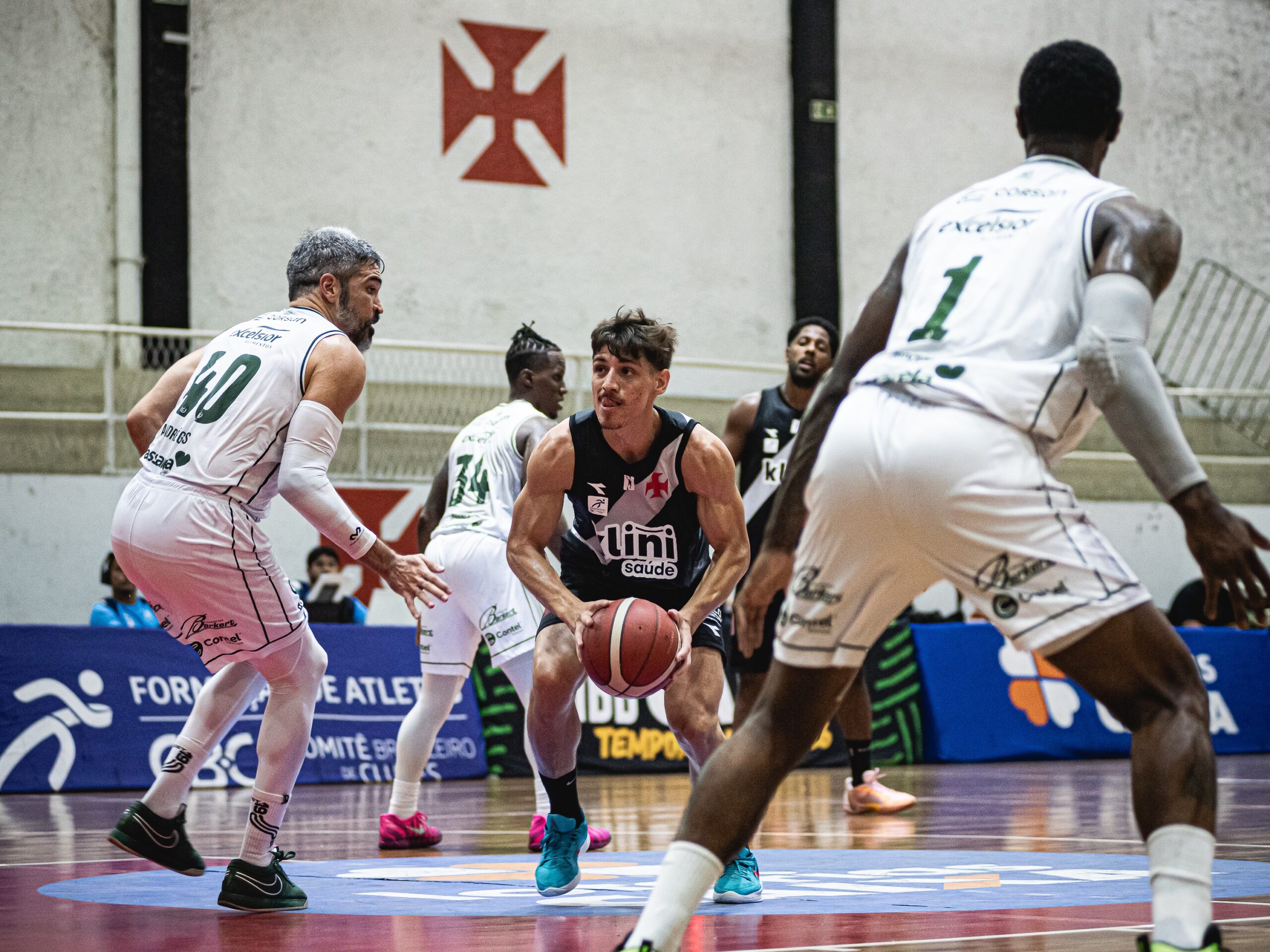 Vasco perde para o União Corinthians em São Januário e segue na lanterna do NBB