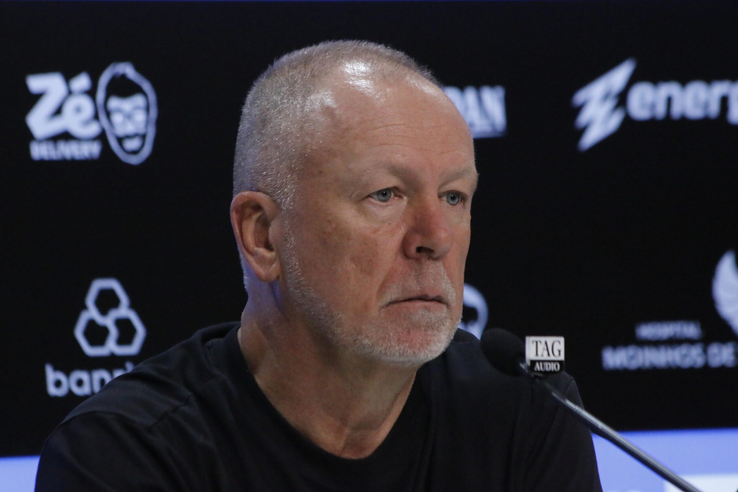 Mano despista sobre futuro no Grêmio, mas diz: “Sempre bom para trabalhos ter continuidade”