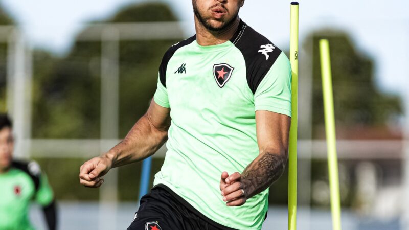 Botafogo-PB confirma a contratação do zagueiro Márcio Silva, ex-Guarani e Coritiba