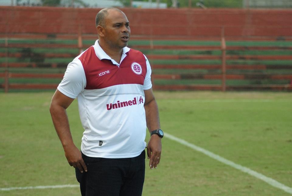 Mauro Soares, ex-jogador e técnico da Desportiva, morre aos 57 anos