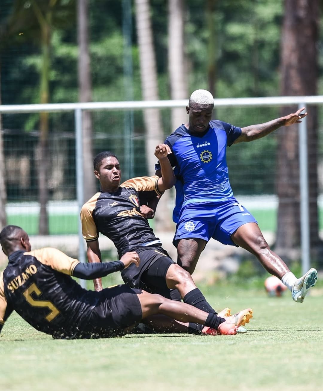 Briga entre jogadores encerra amistoso entre São José e União Suzano