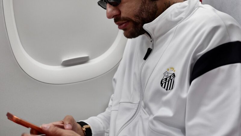 Neymar tenta marca inédita em 2025 para ajudar Santos a ficar na Série A