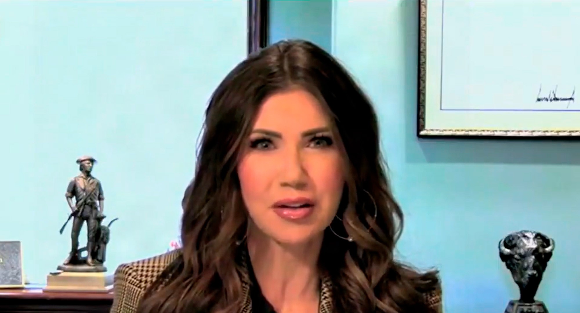 Secretária de Trump diz que Maduro ‘tem que sair’ ao falar sobre petroleiros interceptados