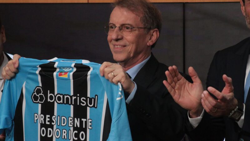 Odorico Roman toma posse como presidente do Grêmio: “Time competitivo e clube sustentável”
