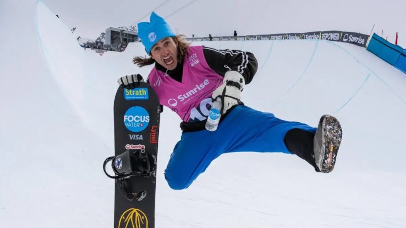 Pat Burgener conquista 4º lugar histórico em etapa da Copa do Mundo de snowboard halfpipe