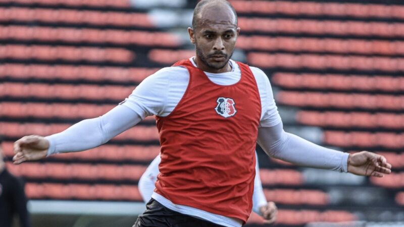 Quatro acessos, título e mais de 100 jogos na Série C: os trunfos de Quirino em missão no Santa Cruz