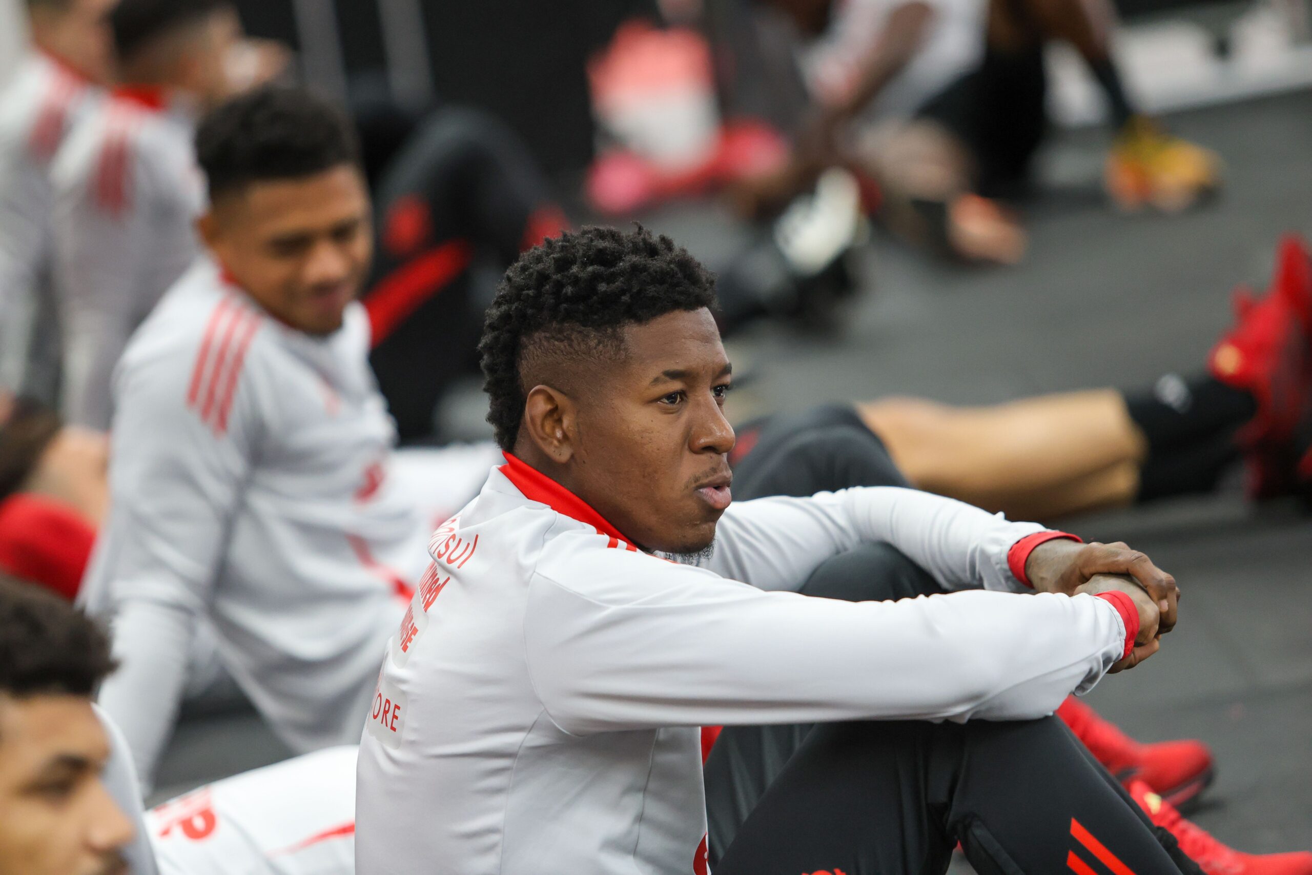 Inter aguarda venda de Vitão para atingir meta de negociações em 2025; veja valores